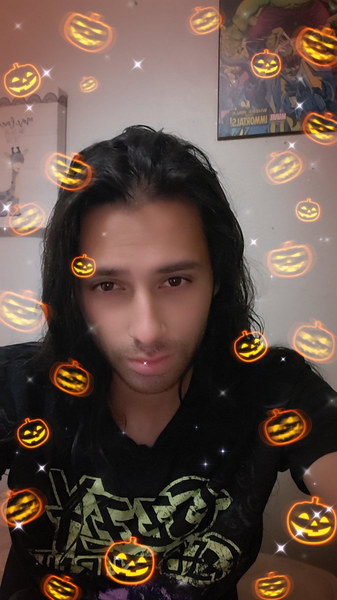 shadowcool29481's tweet photo. Welp it's almost that time for Halloween 😎🎃💀👻🕷🕸 https://t.co/vt6c9mlkI8