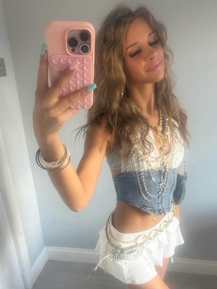 brummytillycox's tweet photo. chavvy schoolgirl leaked https://t.co/B6cMfsAkDB