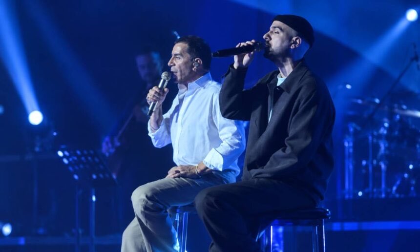 pand3sp's tweet photo. Γιώργο είσαι απών κ πονάει #osozwmazw #mazw #thevoicegr #apon https://t.co/Jja1cyUG7S
