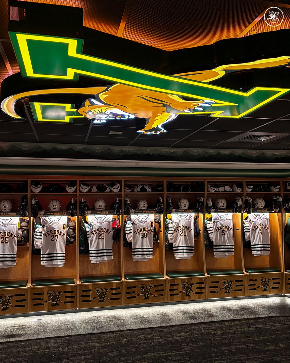 UVMmhockey tweet picture