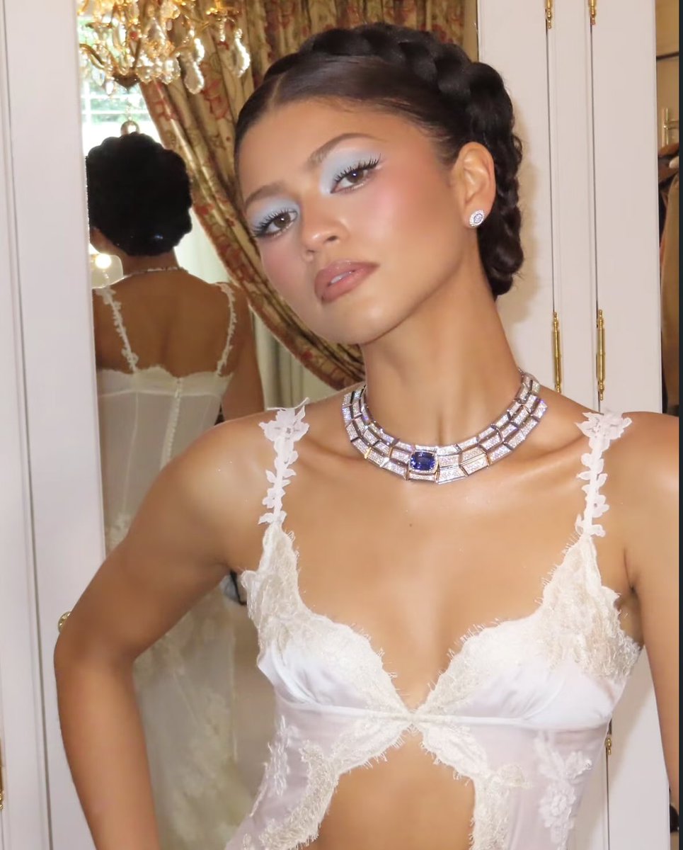 zdayadreams's tweet photo. insanely gorgeous! https://t.co/gqnxXivcxi