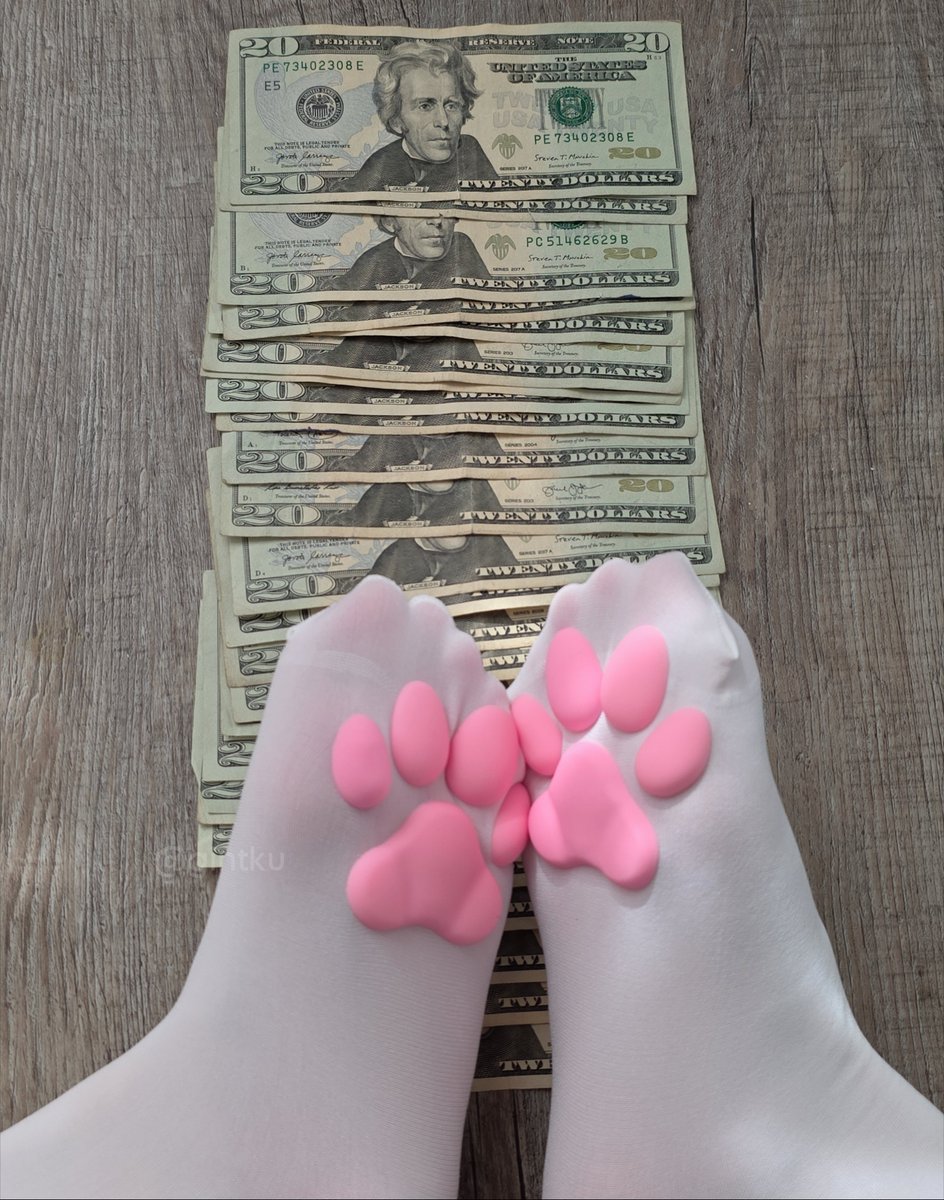 ginkonya's tweet photo. pretty paws 💸💕 https://t.co/CxBgl4JF6G