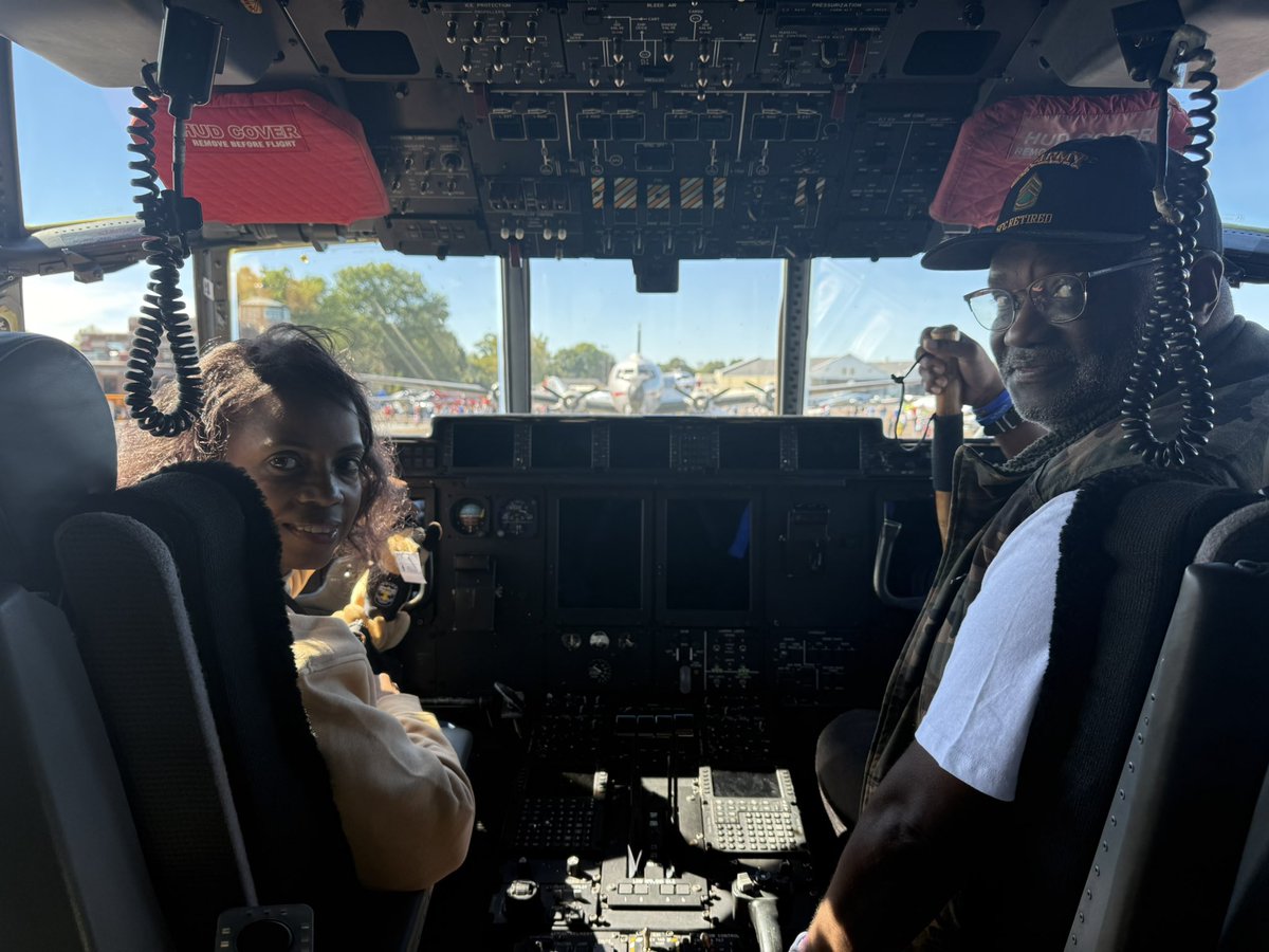 NotFma's tweet photo. Bowman Field Annual Festival - Air Show and Car Show 

We ℹn cockpit c130 https://t.co/fBackXlWz7