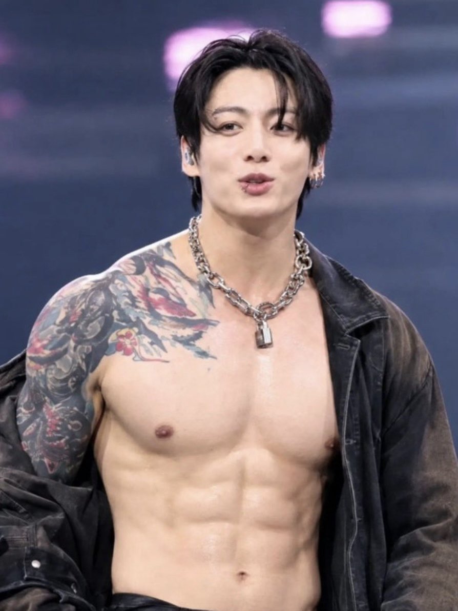 taelemmekook's tweet photo. never argue w a girl who saw this jungkook irl she WILL win https://t.co/G0wJc7MuCt