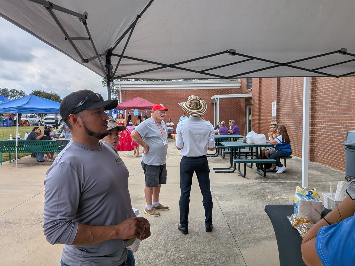 IredellGOPMen's tweet photo. Iredell Republican Patriot Men excelling in GOTV today knocking over 150 doors and talking conservative issues at the Unity Center Hispanic festival in and around Statesville for the East Iredell area Hispanic Day of Action effort today. https://t.co/Q1Q6vdDbRi