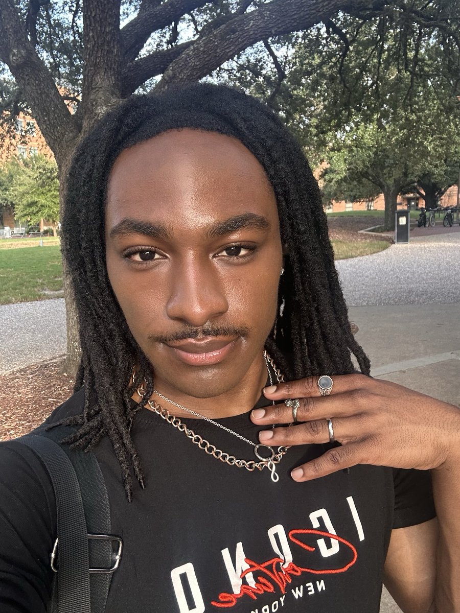 MUGL3RMUS3's tweet photo. Life update: Extremely tired, lowkey depressed, and considered deleting my account like 4 times…so how are y’all🥰😀? https://t.co/e5aijC1L4X