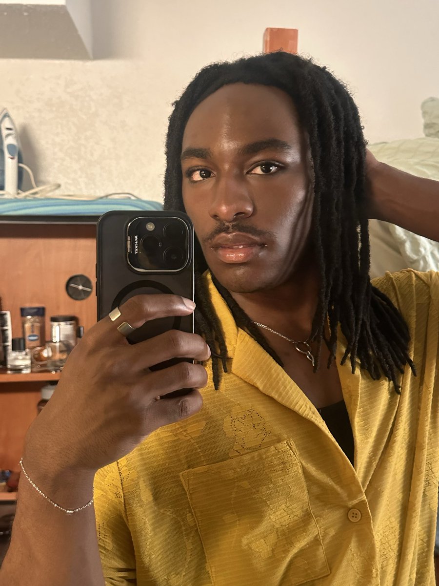 MUGL3RMUS3's tweet photo. Life update: Extremely tired, lowkey depressed, and considered deleting my account like 4 times…so how are y’all🥰😀? https://t.co/e5aijC1L4X