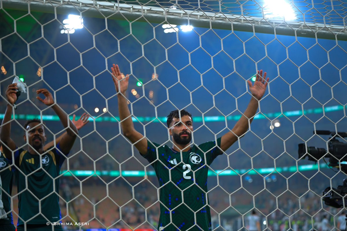 aseeriphotogra1's tweet photo. #احتفال المنتخب ب التأهل الى نهائي #خليجي٢٧ #السعودية_قطر https://t.co/Pm5UpEccjH