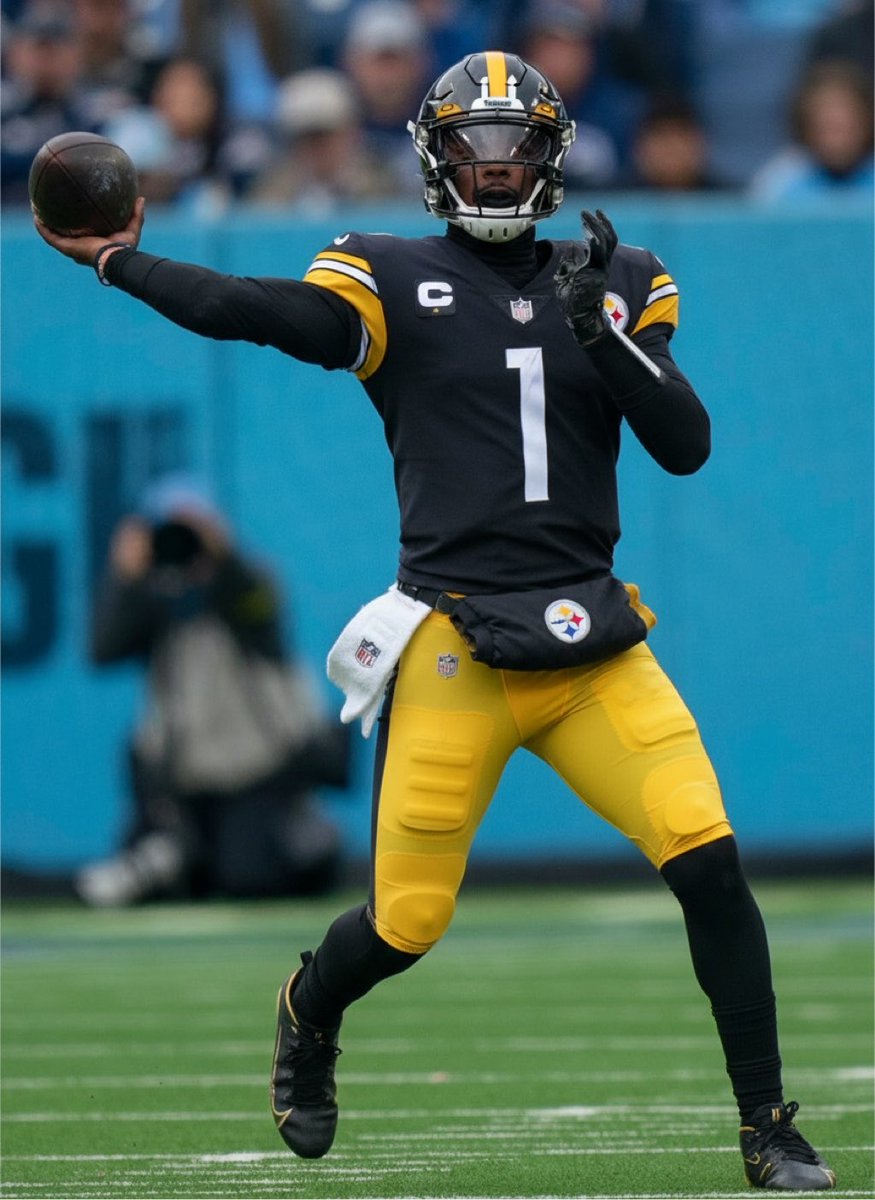 Jenningsburgh's tweet photo. Don’t even get mad at me for saying this… would yall take a chance on cam Ward next year if titans have a top 5 pick and want to go QB https://t.co/GzHoUf2Mgi