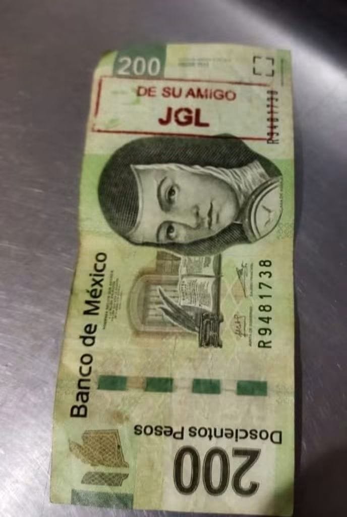 mayi2929's tweet photo. @_JRLB_ @INEGI_INFORMA Claro, con esos $200 en la cartera cualquiera. https://t.co/G1QyfMSv2i