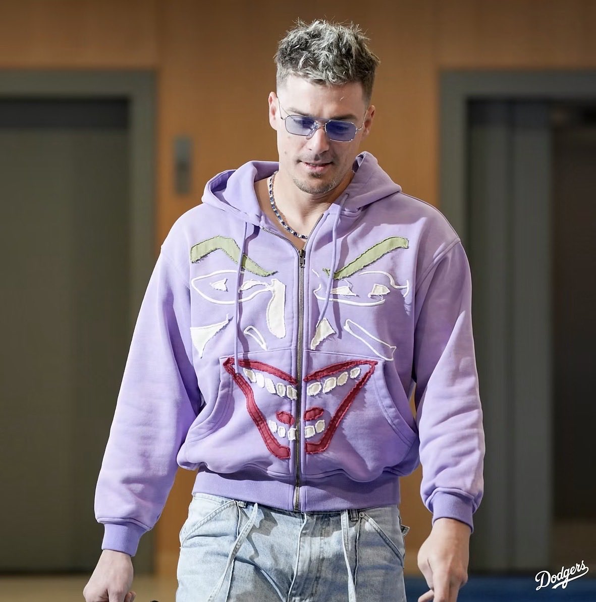 yamarushing's tweet photo. kiké genuinely pulled up looking like a beautiful butch lesbian oh mr october don’t hurt em https://t.co/ZkAYGS7M3u