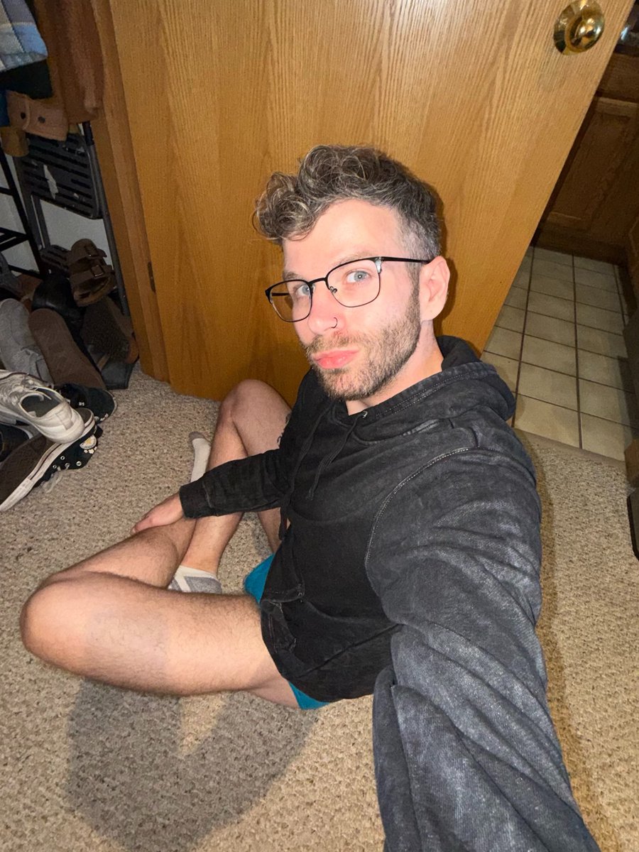 JustJay_XOX's tweet photo. How do you clean an organize? And if you don’t say in your undies…. I don’t believe you… 🤷🏻‍♂️ 

#gay https://t.co/xezBjvSdUJ