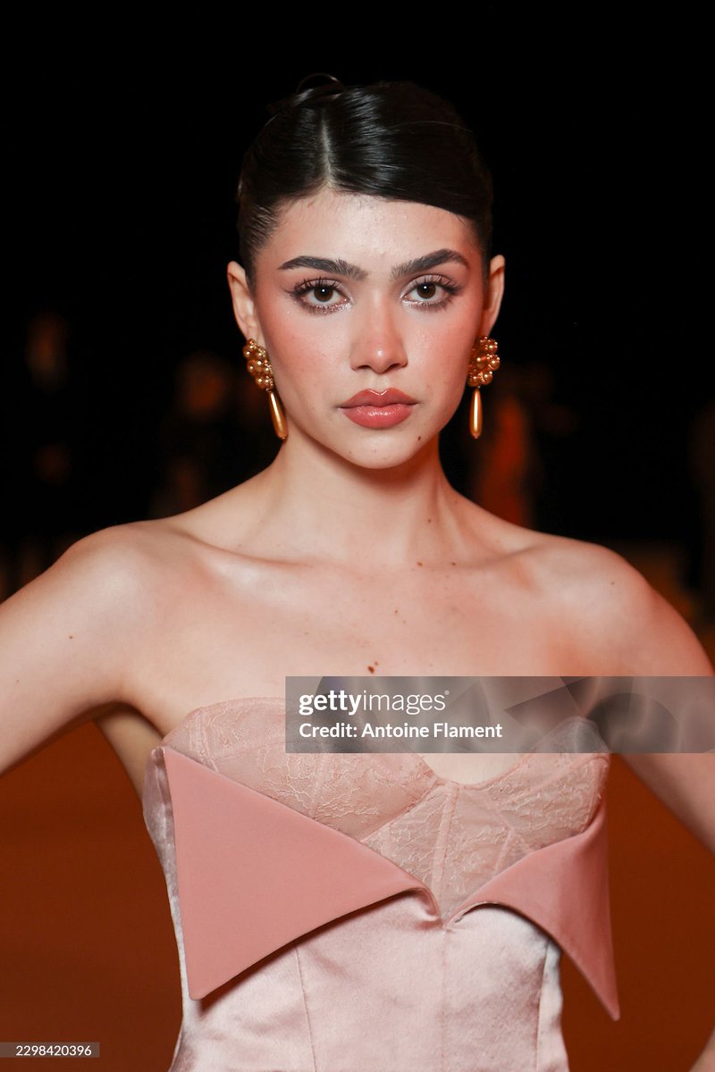 s444k_'s tweet photo. Eloisa Os looks stunning at the Georges Hobeika SS27 show. https://t.co/yD8H7SQij3