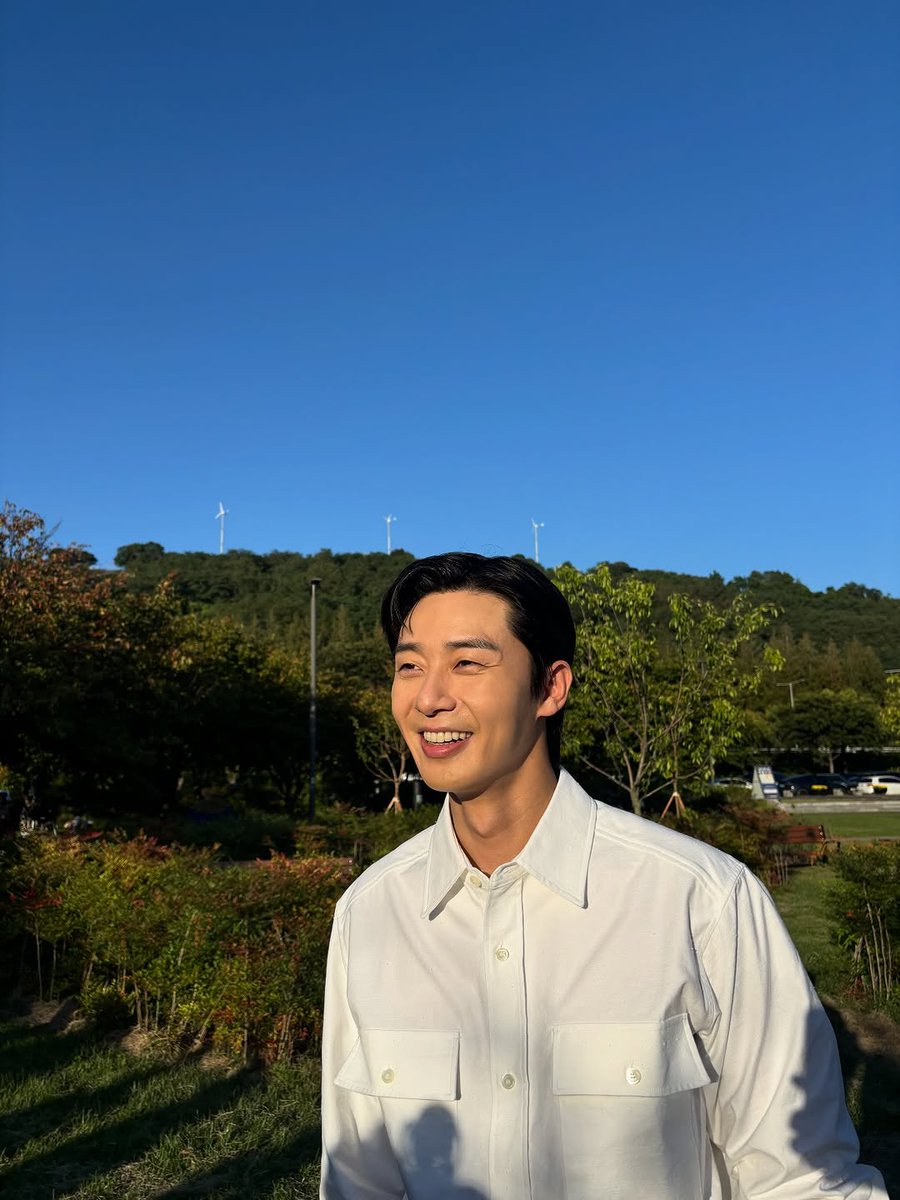 michelearm3lt's tweet photo. 2025년 박서준이 <경도를 기다리며>에 기록하는 중
마지막 촬영 완료! https://t.co/tkETeqftqV