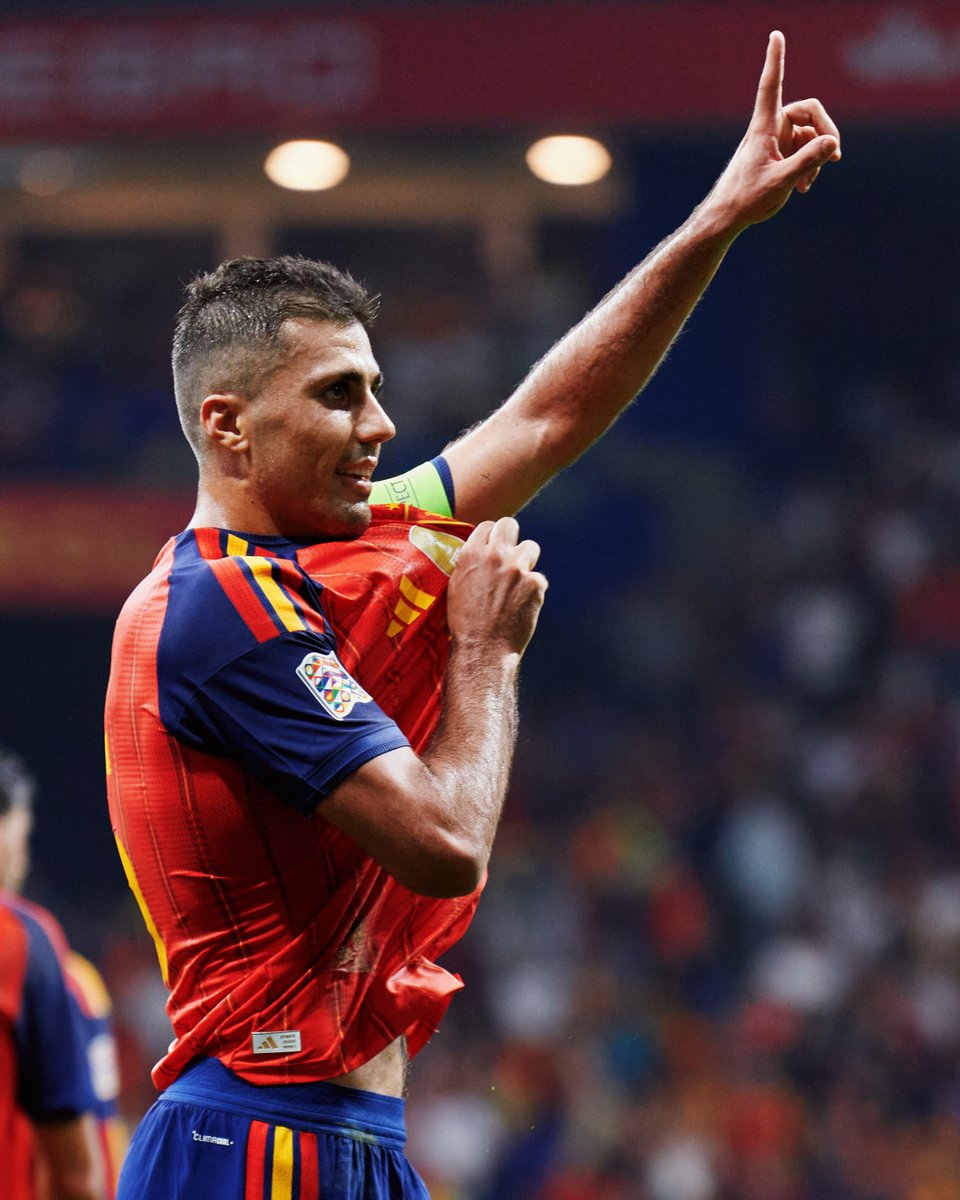 SEFutbol's tweet photo. Sí, capi, nosotros también lo pensamos.

#VamosEspaña | #NationsLeague https://t.co/f0IBwIkXai