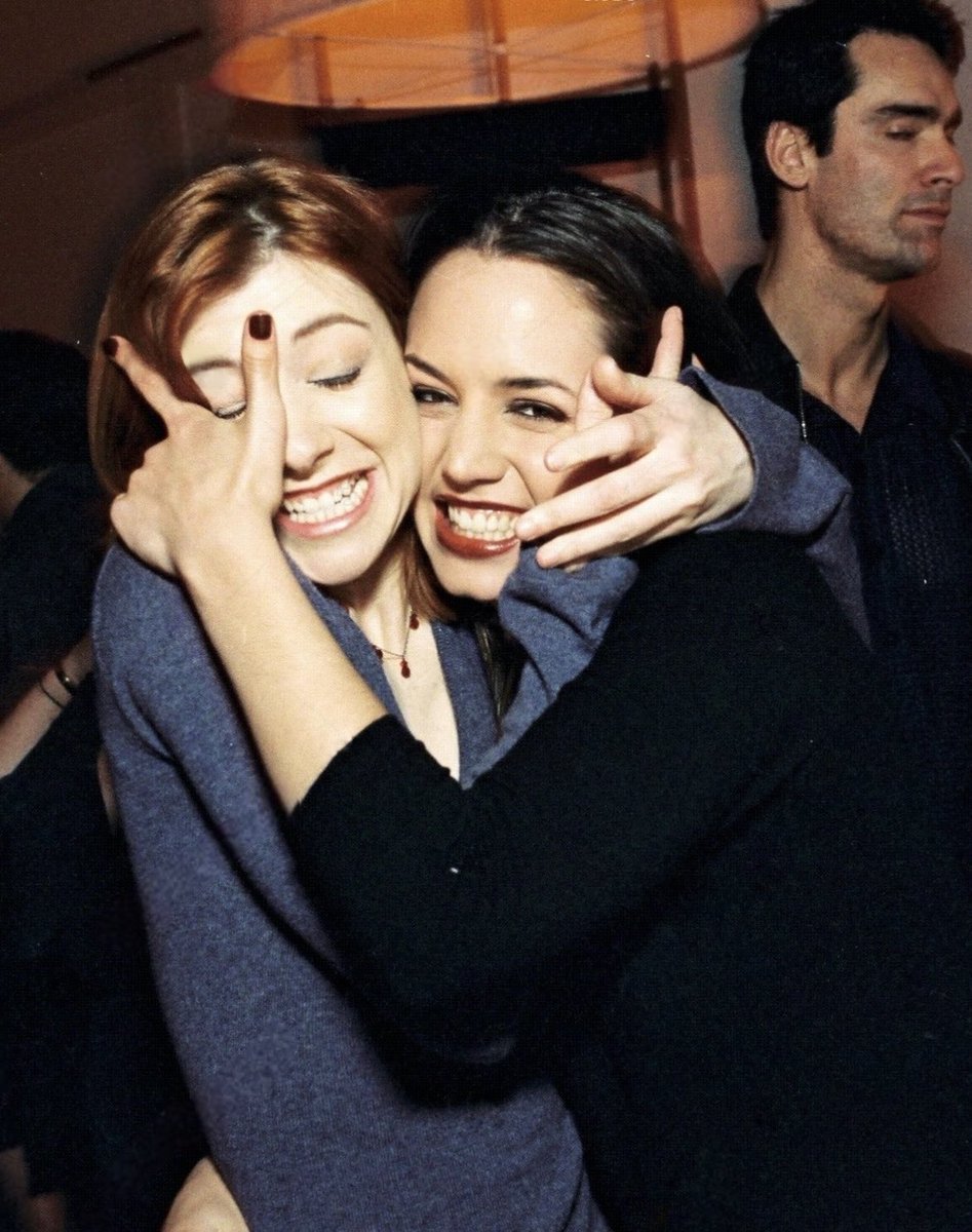 itsmilibitchk's tweet photo. Alyson Hannigan and Eliza Dushku at the Cruel Intentions premiere https://t.co/9rrFu43ik7