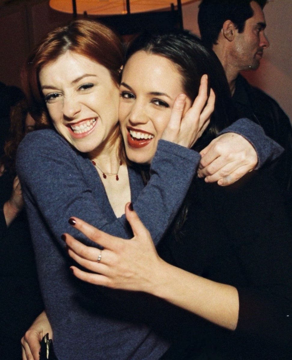 itsmilibitchk's tweet photo. Alyson Hannigan and Eliza Dushku at the Cruel Intentions premiere https://t.co/9rrFu43ik7