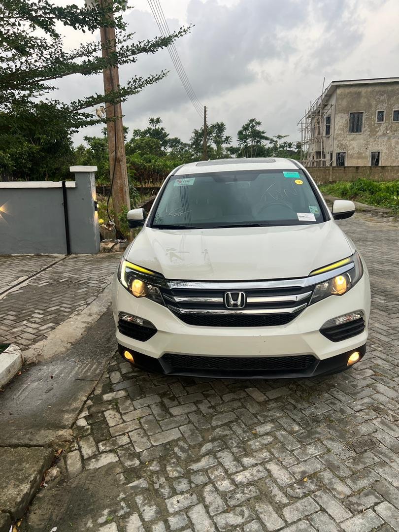 Autolot7's tweet photo. New Entry 
2016 Honda Pilot.   
Price: 20M 

Lagos-cleared ✅
Clean and well-maintained ✅
Stylish and fully loaded ✅
Engine in very good condition ✅

Available now.... serious buyers only. 
WhatsApp: 08074275612 https://t.co/GJQ2grpQxj