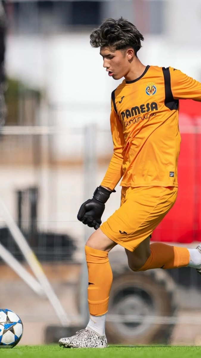 Andres25400's tweet photo. Samuel Ramírez Batchuluun (2008) 🇨🇴🧤, arquero de 1.97 m de las inferiores del Villarreal 🇪🇸, aparece como un perfil a seguir en el arco de la Sub-20 🇨🇴.

Elegible por 🇨🇴, 🇲🇳 y 🇲🇴 https://t.co/jb2N2dxOtC