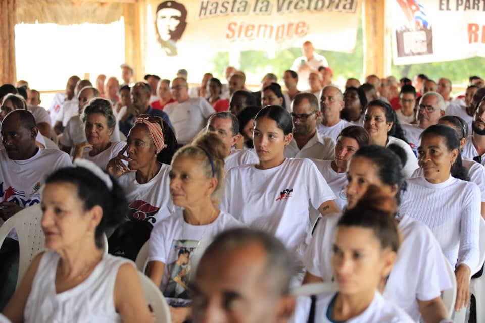 YamileRamosCord's tweet photo. En ese reconocimiento está el esfuerzo y consagración de más de 16 mil trabajadores agropecuarios, forestales y tabacaleros. #UnidosXCuba #PinardelRío https://t.co/lI74gMi2Ls