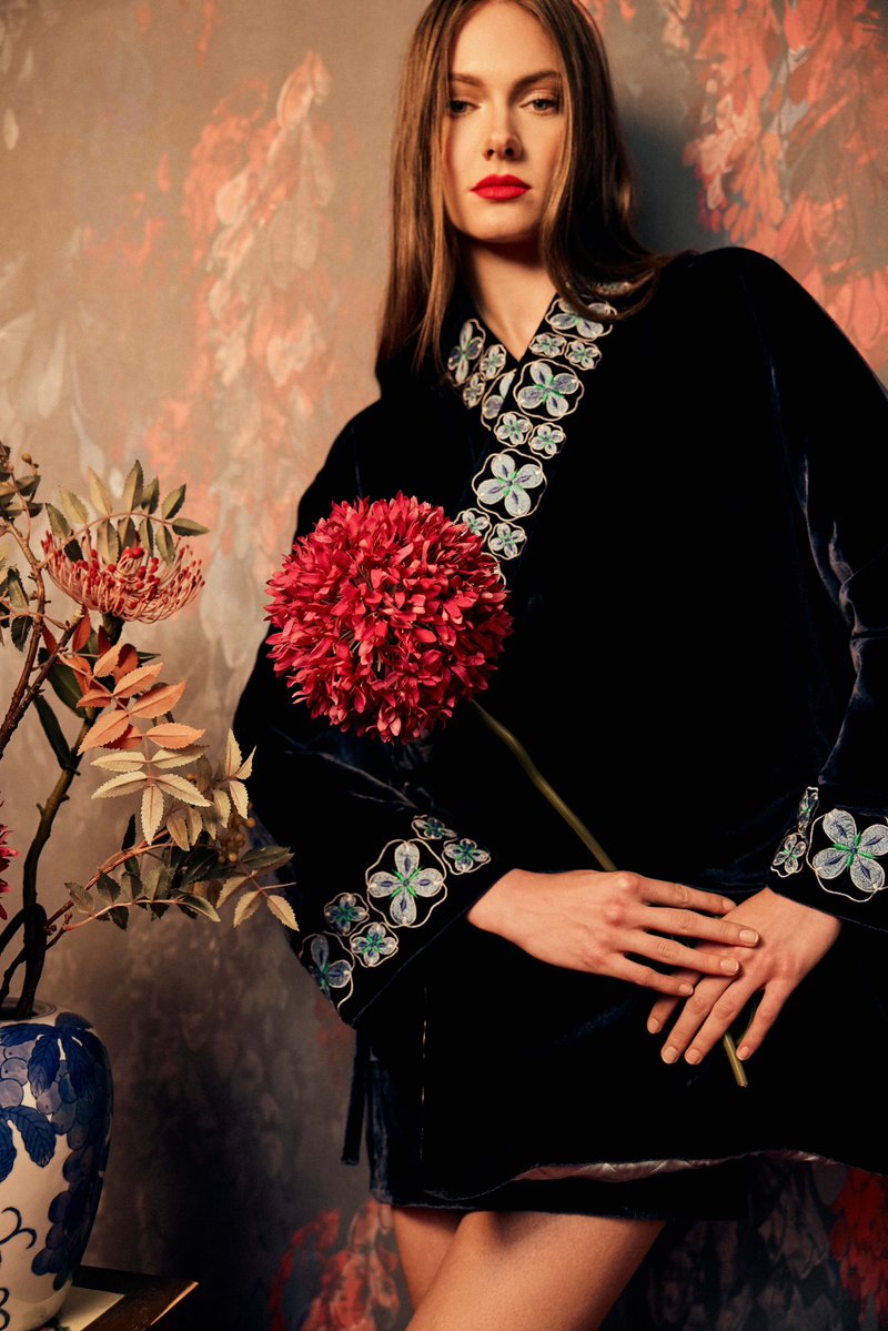 JanesVanity's tweet photo. In preparation for cozy nights ahead: the Hanten bed jacket, pairing decadently embroidered silk velvet with a quilted silk charmeuse lining for a piece as warm as it is beautiful. Shop > https://t.co/RYtgYMN15U https://t.co/hU7gtEhAM1