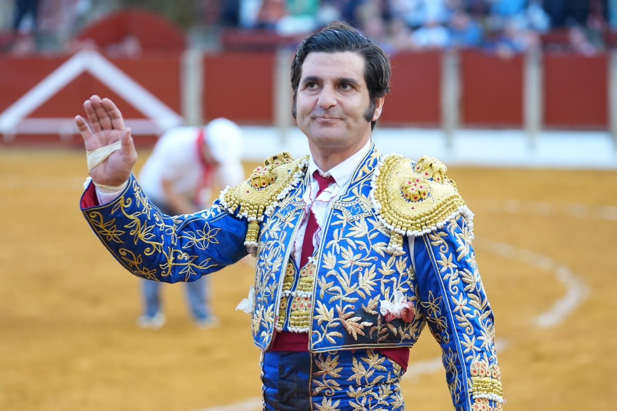 verdadytoro's tweet photo. ÚBEDA. Sábado, 3 de octubre de 2026 

✍️ ‹‹Puerta grande en Úbeda con Jandilla: Morante, Roca Rey y David de Miranda a hombros en San Miguel››

➡️ Crónica completa: https://t.co/LLipX1ilok

#ubeda #morante #rocarey #DeMiranda26 #sanmiguel https://t.co/jUplZlfHUl