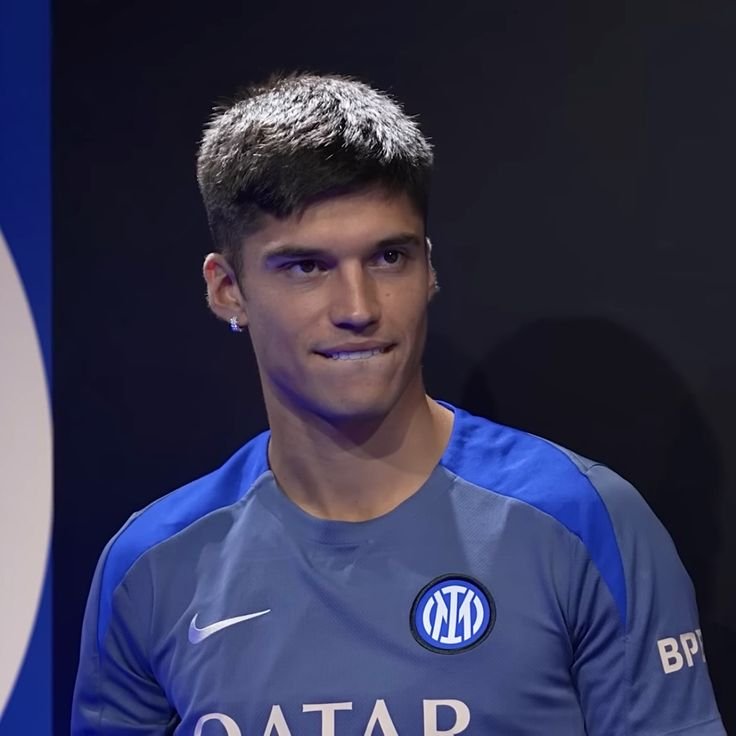 ibuprofenoz's tweet photo. lo que me calienta joaquin correa porfavor haceme totalmente mierda que yo me recontra dejo https://t.co/GX6xCSbocZ