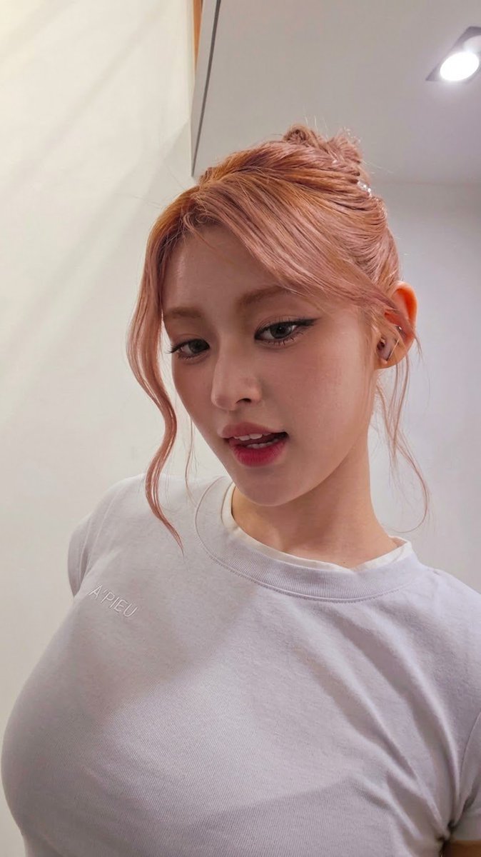 Yunasydw's tweet photo. https://t.co/IKBrFTtQN4