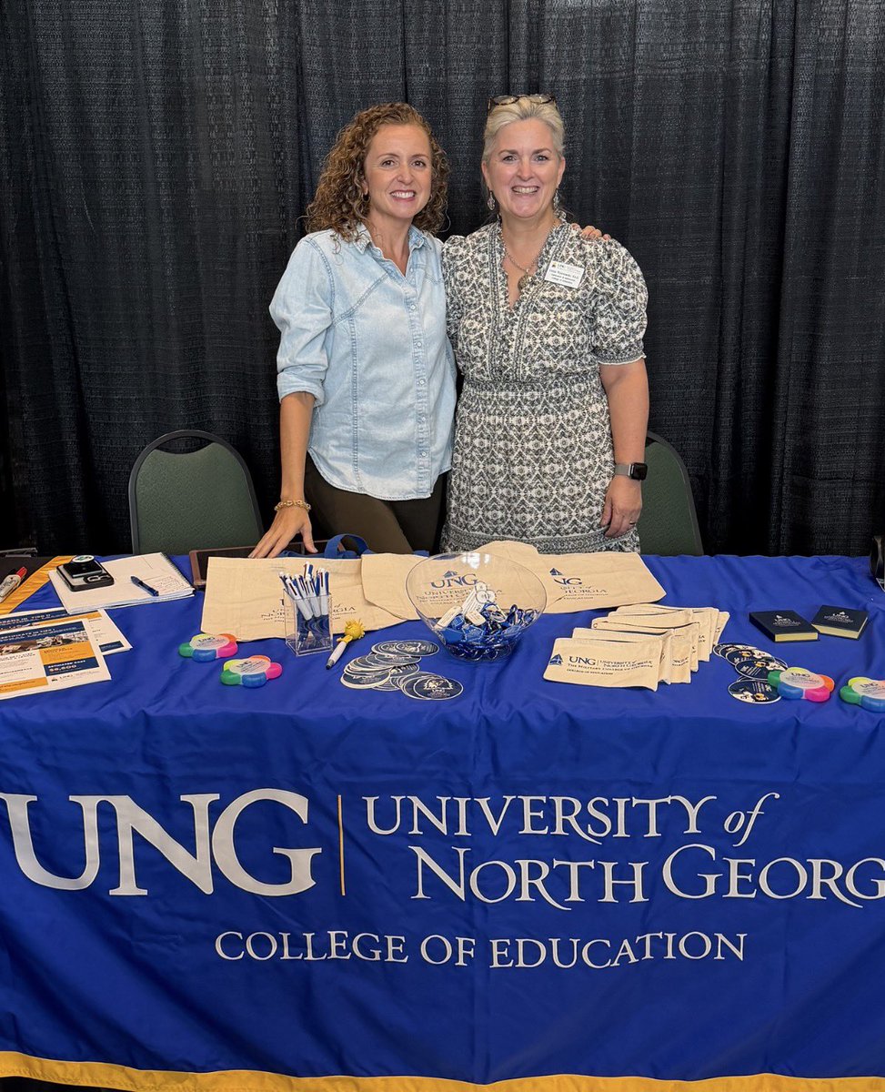 ARTwithJessica's tweet photo. Such a fun couple of days presenting sessions at the GA STEM/STEAM Forum! Loved sharing ideas with educators AND spreading the word about UNG’s M.Ed. Innovative Teaching concentration and STEAM Endorsement program. *Added bonus was seeing two of my grad students attend my session https://t.co/OkTV0PxKjl