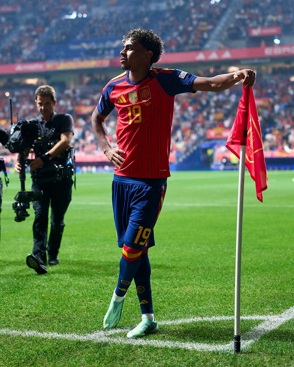 brfootball's tweet photo. The Lamine Yamal Show ™️ https://t.co/SBwt2cCbHu