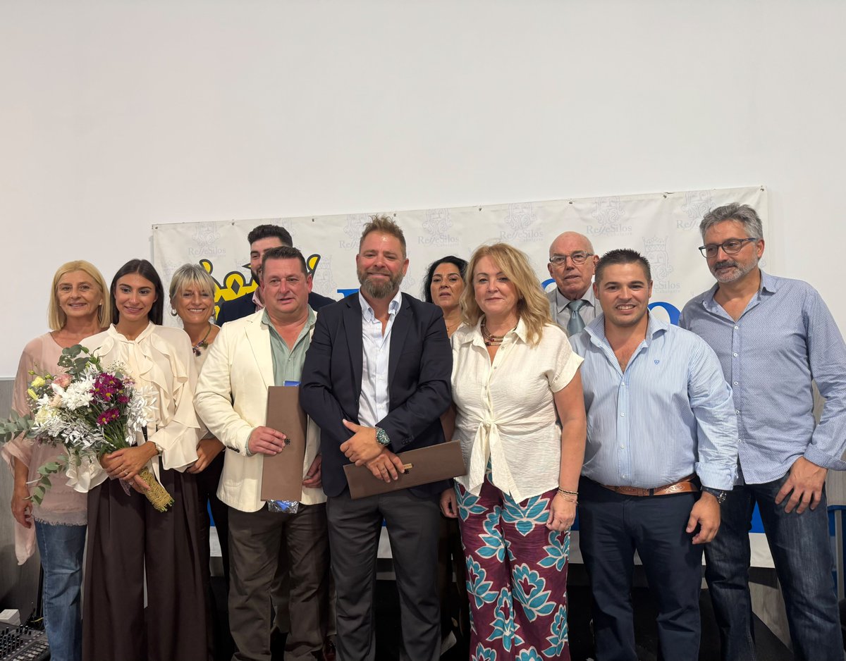 ppalcaladgra's tweet photo. El PP de Alcalá, con @sandraglezpp al frente, ha vivido junto a @REYESILOS la magia del nombramiento de quienes encarnarán a los Magos de Oriente este 2027.

Felicidades. a David Martínez (Melchor) Álvaro Gómez (Gaspar); Diego Puentes (Baltasar); y Ángela Arana (Estrella). https://t.co/qmpDIyziRK
