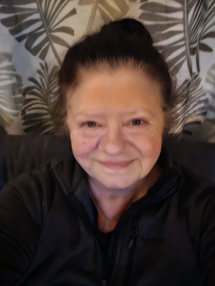 Wencheann1960's tweet photo. Good evening dear friends. I had a very busy day today. I am doing all round cleaning. Walls, floors, Windows and all decoration all of my house. Almost finish my livingroom but so many roms left. Just had time for my chicken dinner. Have a nice evening all ❤️🫂🐶🌹🫶🇧🇻 https://t.co/ZHgPbZnXmG