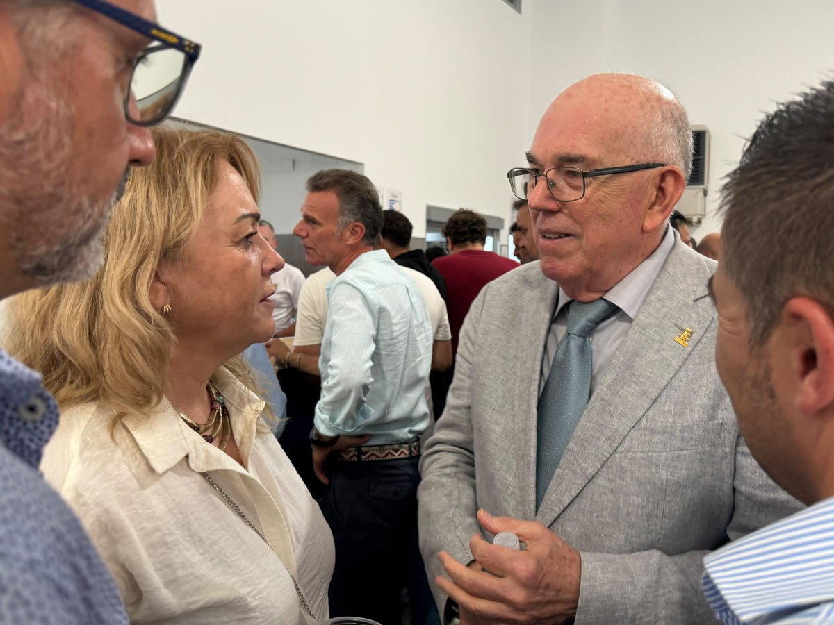 ppalcaladgra's tweet photo. El PP de Alcalá, con @sandraglezpp al frente, ha vivido junto a @REYESILOS la magia del nombramiento de quienes encarnarán a los Magos de Oriente este 2027.

Felicidades. a David Martínez (Melchor) Álvaro Gómez (Gaspar); Diego Puentes (Baltasar); y Ángela Arana (Estrella). https://t.co/qmpDIyziRK
