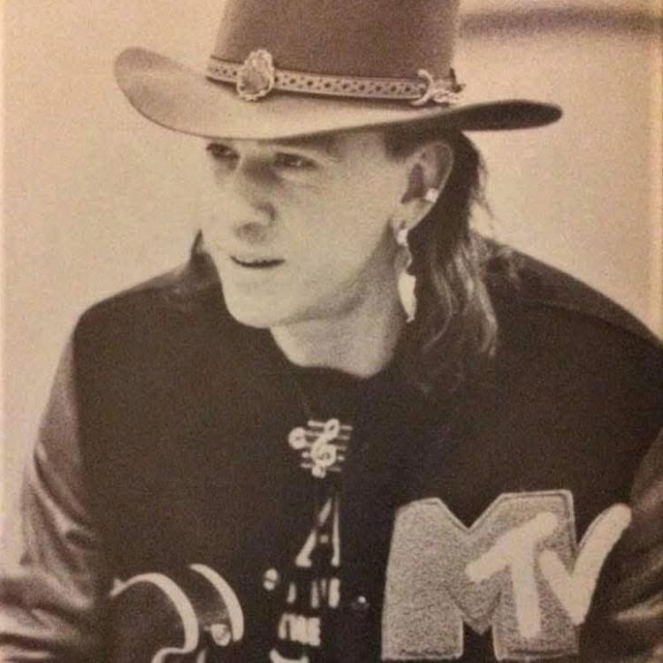 Jeanbaisa's tweet photo. Happy Heavenly Birthday to the Great Stevie Ray Vaughan!🥀🕊️🎸🎶💙 https://t.co/wZYQKM0Mt8