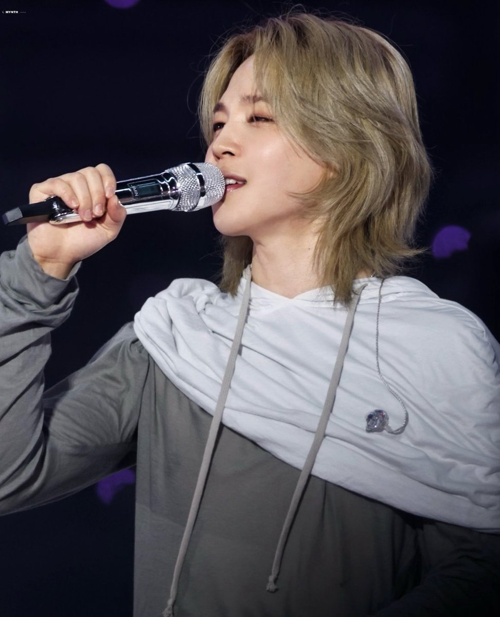 jiminourdiva's tweet photo. How is he realll ??? https://t.co/PKX4GLAyAv