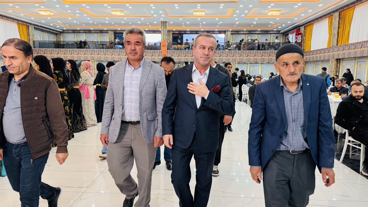 KayaZeydin's tweet photo. 📍 Hakkâri / Doğu Place Düğün Salonu

Neslihan & Mahmut

Genç kardeşlerimizin düğün merasimine katılarak mutluluklarını paylaştık.

Güldal ve Özatak ailelerimizi tebrik ediyor, genç çiftimize her iki cihan saadeti diliyorum.

Rabbim yuvalarını daim eylesin. 🤍

@RTErdogan
@Akparti
@abuyukgumus
@MustafaAlkayis
@byildiz63