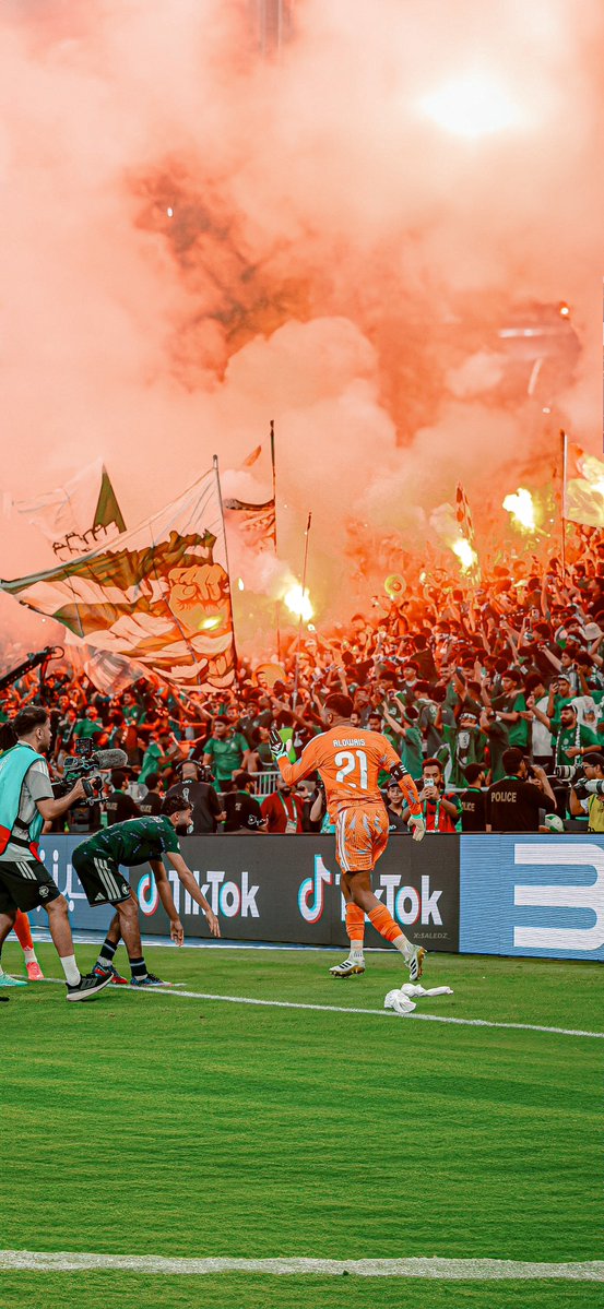 5aledz_'s tweet photo. يا هي صوره لبطل هذي الليله #العويس 😮‍💨🔥💚
#السعودية_قطر https://t.co/GTUJEqf6jd