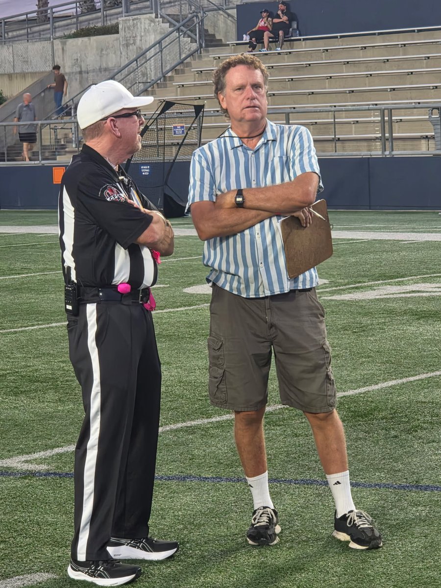 SteveFryer's tweet photo. Pregame chat with referee Gary Gillman before Servite-Orange Lutheran at Orange Coast College. We’ve known each other for a long time … https://t.co/CzHhXTNWNR