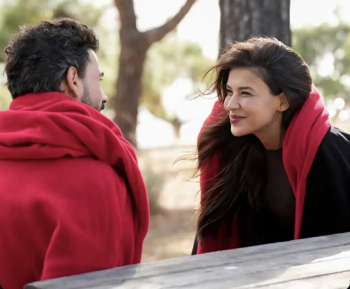 TvDunyasii's tweet photo. Devrim Özkan, Deniz Can Aktaş’la aşk dolu karelerini İnstagram hesabından ilk kez paylaştı. https://t.co/JkaHMFO65E