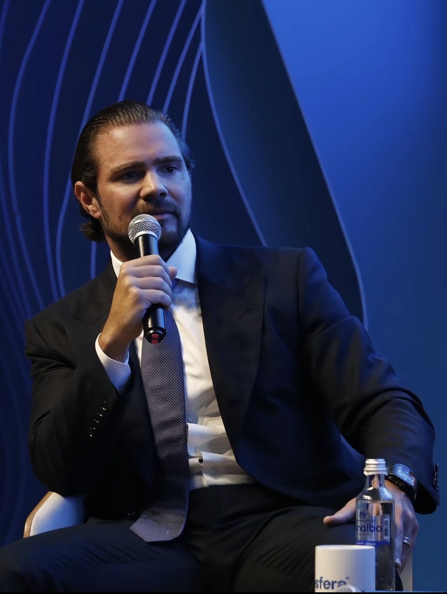 Vorcarorpg's tweet photo. Daniel Vorcaro.

Minha trajetória envolve negócios, estratégia e decisões de longo prazo. Grandes projetos são resultado de trabalho, relacionamentos e da capacidade de enxergar oportunidades.

Nesta plataforma, compartilharei parte da minha rotina, incluindo reuniões e decisões. https://t.co/Xv8Btb6w8E