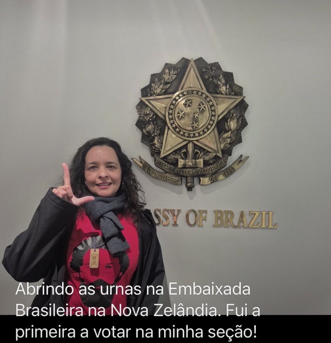 pesquisas_elige's tweet photo. 🚨URGENTE: E o primeiro voto das eleições de 2026 vai para o Presidente LUIZ INÁCIO LULA DA SILVA (@LulaOficial). STOP THE COUNT!!!!!🇧🇷🇧🇷🇧🇷👍👍👍😭😭😭😎😎😎 https://t.co/Qq6y6fwboX