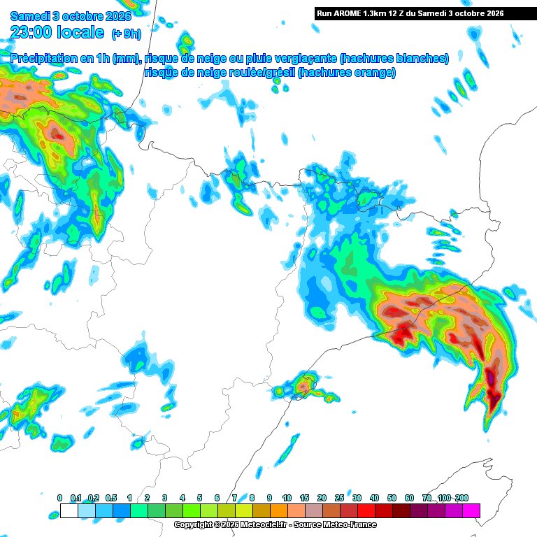 MeteoAdM's tweet photo. #Bonvespre des de la part alta d'#ArenysdeMunt Després dels 12,5 l/m2 ja caiguts, atenció les properes hores amb els aiguats que poden sovintejar per la nostra zona sobretot entre la pròxima #matinada i fins demà a mig #matí #migdia. ☔☔☔ de 100-+ 200 l/m2. Una burrada!!👇 https://t.co/A01ifjRr1g
