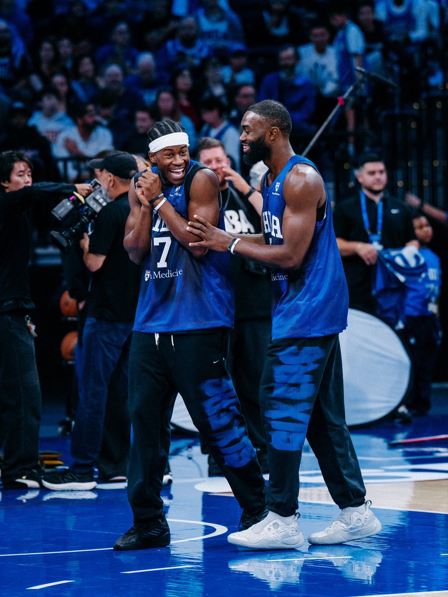 sixers's tweet photo. immaculate vibes. https://t.co/9ZXpbbVxRr