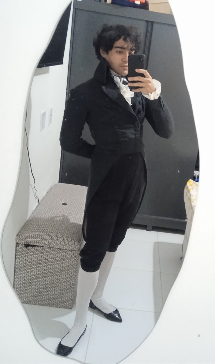 DucDeVinny's tweet photo. Ladies, which one's better, breeches or pantaloons ? https://t.co/6gzgeVXqbO