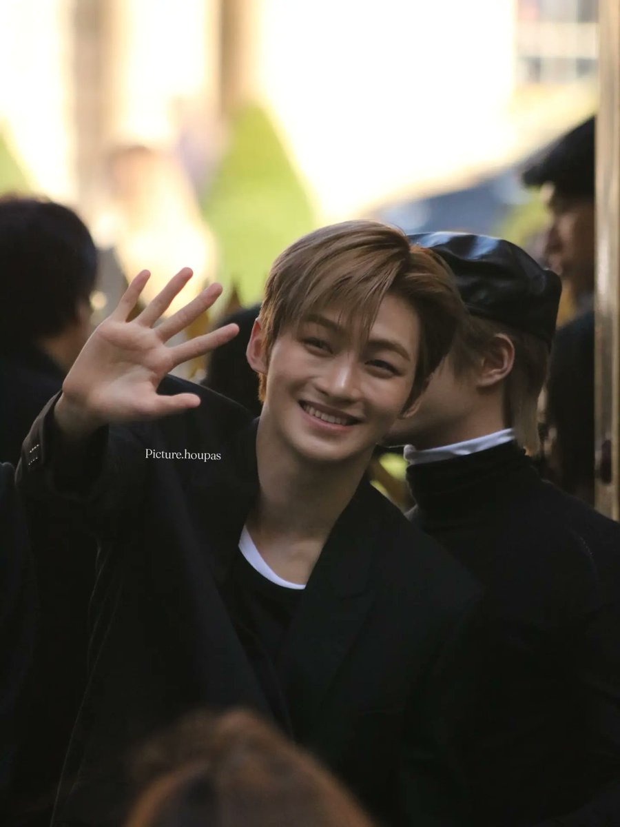 MbarouSambe's tweet photo. #TWS #투어스 #JIHOON #지훈
#CelineEte2027 #TWSXCELINE https://t.co/HZCozlzQVl