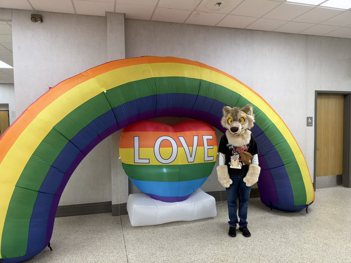 Nathan_The_Wolf's tweet photo. I love being gay https://t.co/S437y56e2Z