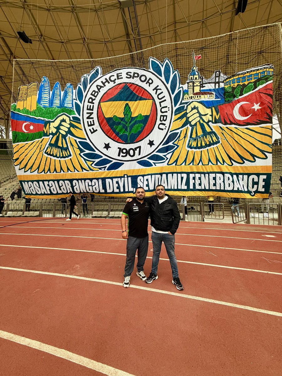 mehmetdmirr's tweet photo. Fenerbahçe’mizin kardeş vatanda oynadığı dostluk maçında bu anlamlı koreografiye emek veren, başta Azerbaycan GFB olmak üzere tüm kardeşlerimize teşekkür ederiz.

Fenerbahçe armasını dünyanın her yerinde hak ettiği şekilde temsil etmek, sarı-lacivert sevdamızı sınırların ötesine taşımak bizim için gurur.

Bugün Bakü’de sevdamızı ve Türkiye-Azerbaycan kardeşliğini omuz omuza gösterdik. 🇹🇷🇦🇿

Mesafeler ayırır, sevda birleştirir.. @gfbazerbaycann