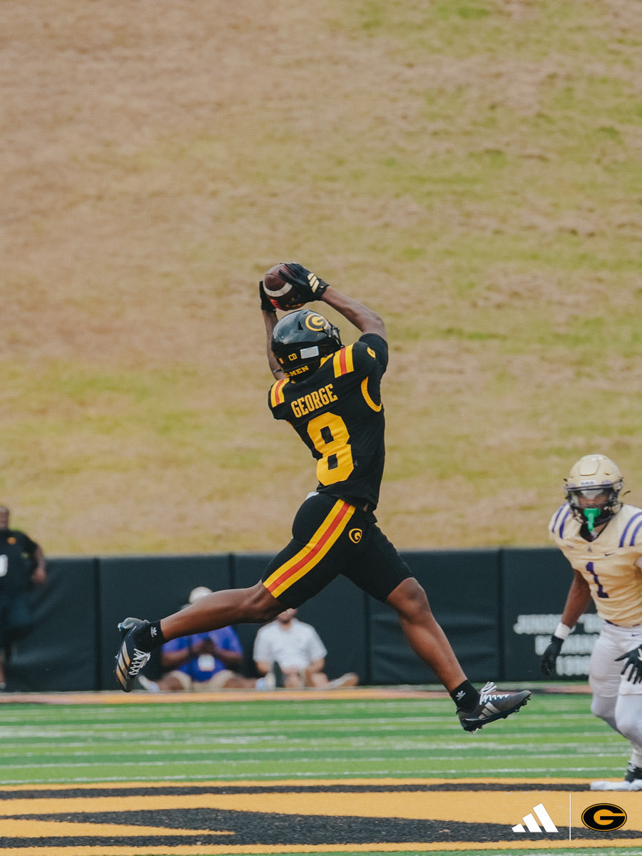 GSUFootball01's tweet photo. You ain’t catching him! 

Jacobe Robinson ➡️Tyson George for a 54 yard TD!

#GramFam | #ThisIsTheG🐯 https://t.co/vy6YFHxraf