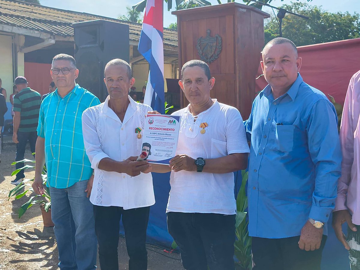 CNCTVGranma's tweet photo. Los trabajadores del sector agropecuario de #Granma celebraron su día, este 3 de octubre, en acto efectuado en la Empresa Agroindustrial "Paquito Rosales", de Yara. Durante el encuentro se destacó la tradición de lucha de quienes producen alimentos para su pueblo. https://t.co/xXxlW3QpXI
