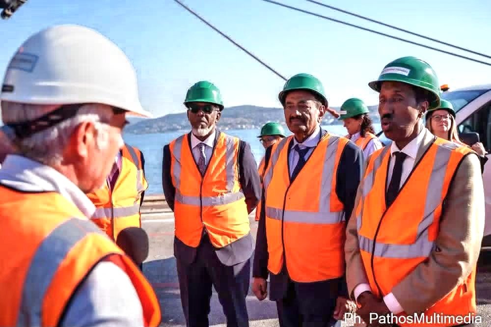 AmbAmerico's tweet photo. Dekaddaha Muqdisho & Trieste: iskaashi dekedeed oo sii xoogeysanaya. @MPortAuthority

Booqashadeenii Trieste waxay xoojisay iskaashiga labada dekedood, iyadoo diiradda la saarayo mataannaynta, is weydaarsiga khibradaha iyo tababarka jiilka cusub. 

Waxaan soo dhoweynaynaa iskaashi ballaaran oo mustaqbalka ah, kaas oo isku xira dekedaha, ganacsiga iyo fursadaha labada dal.

#MogadishuPort #Trieste
